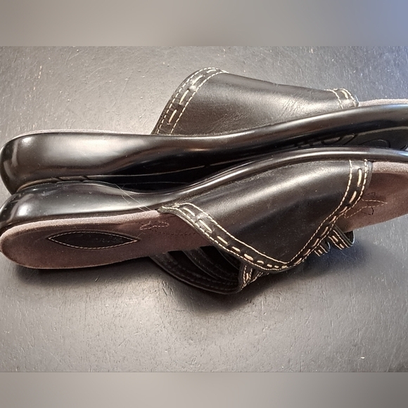 Clarks Black Leather Open Toe Slides  Size 7M - Picture 6 of 10